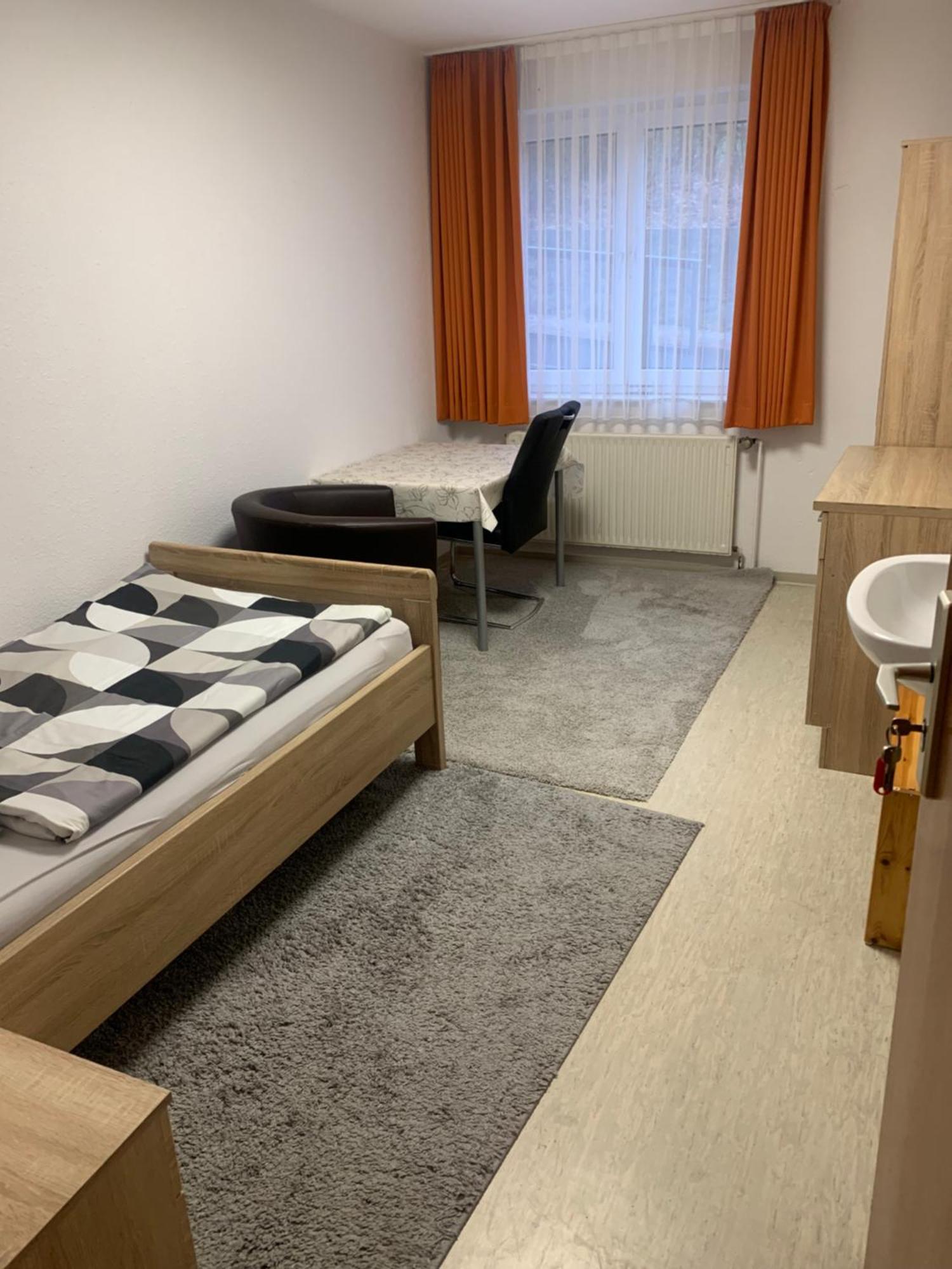 Monteure & Handwerker Einfach, Unkompliziert Und Preiswert In Kwatera prywatna *