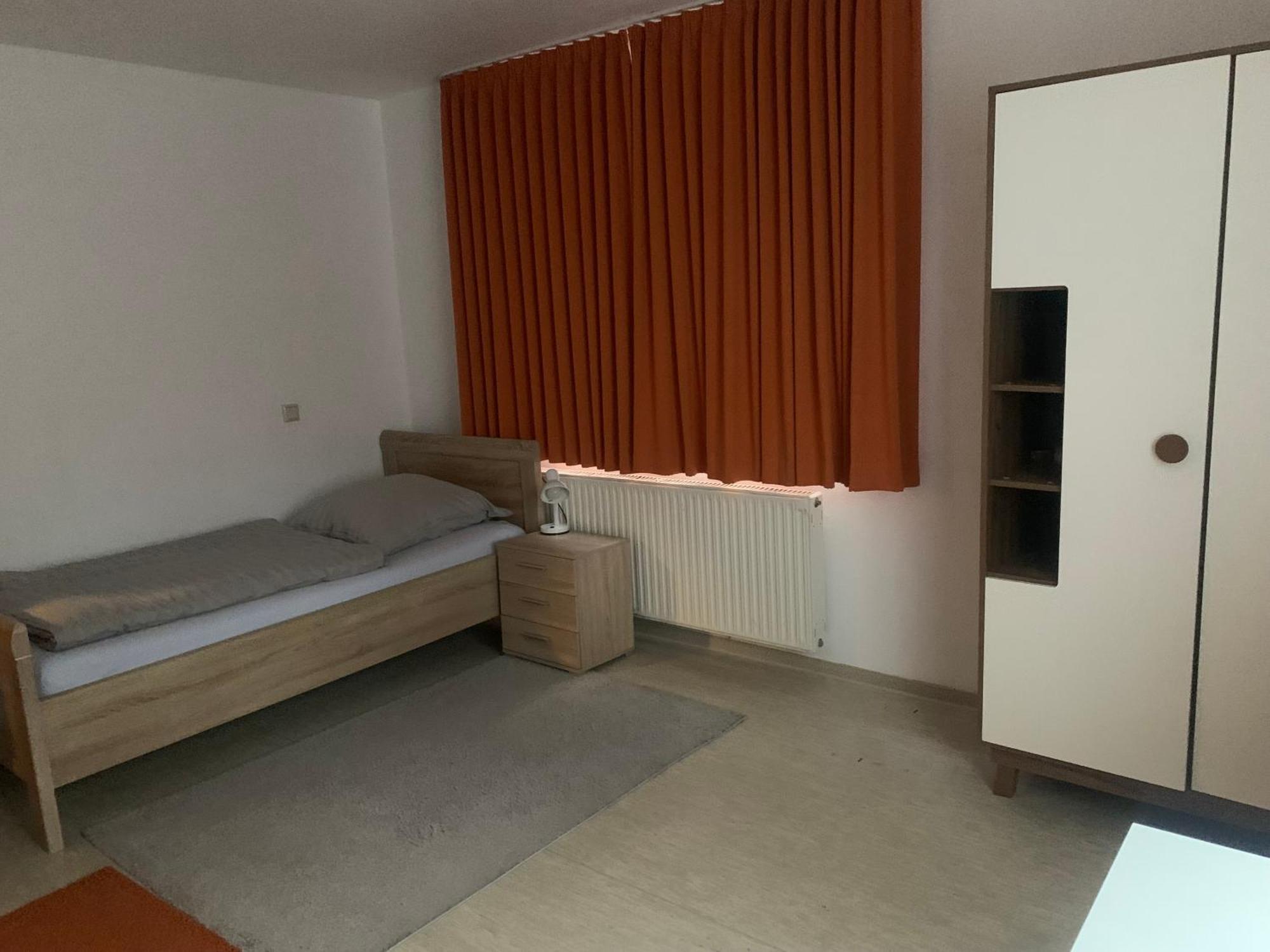 Monteure & Handwerker Einfach, Unkompliziert Und Preiswert In Homestay *